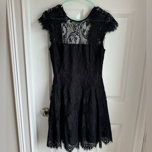BB Dakota Size 8 Short Lace Dress